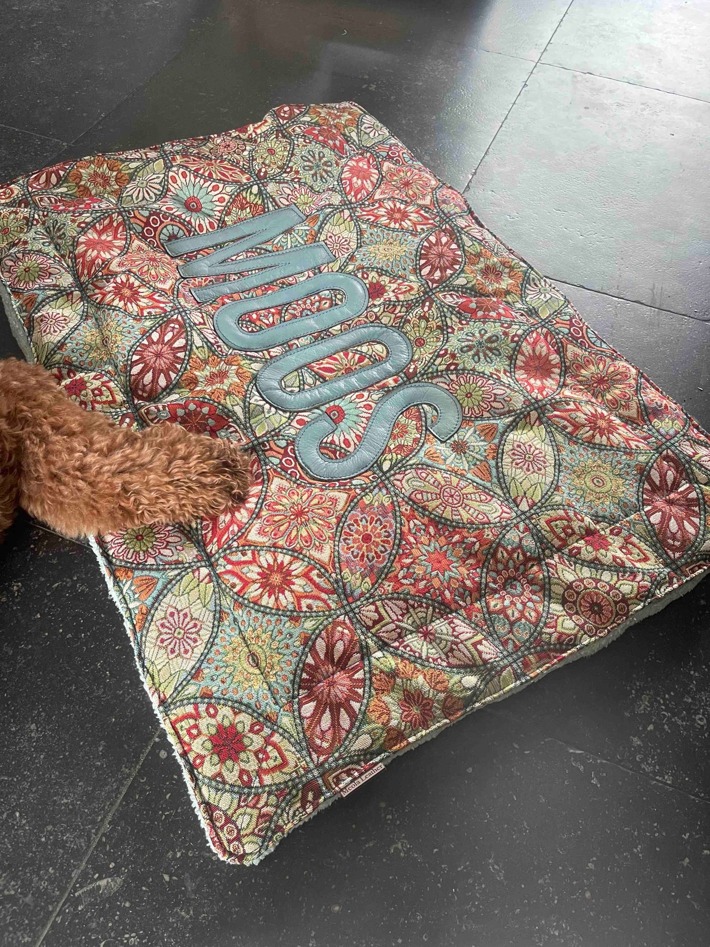 Gepersonaliseerd luxe honden benchkleed LIMITED