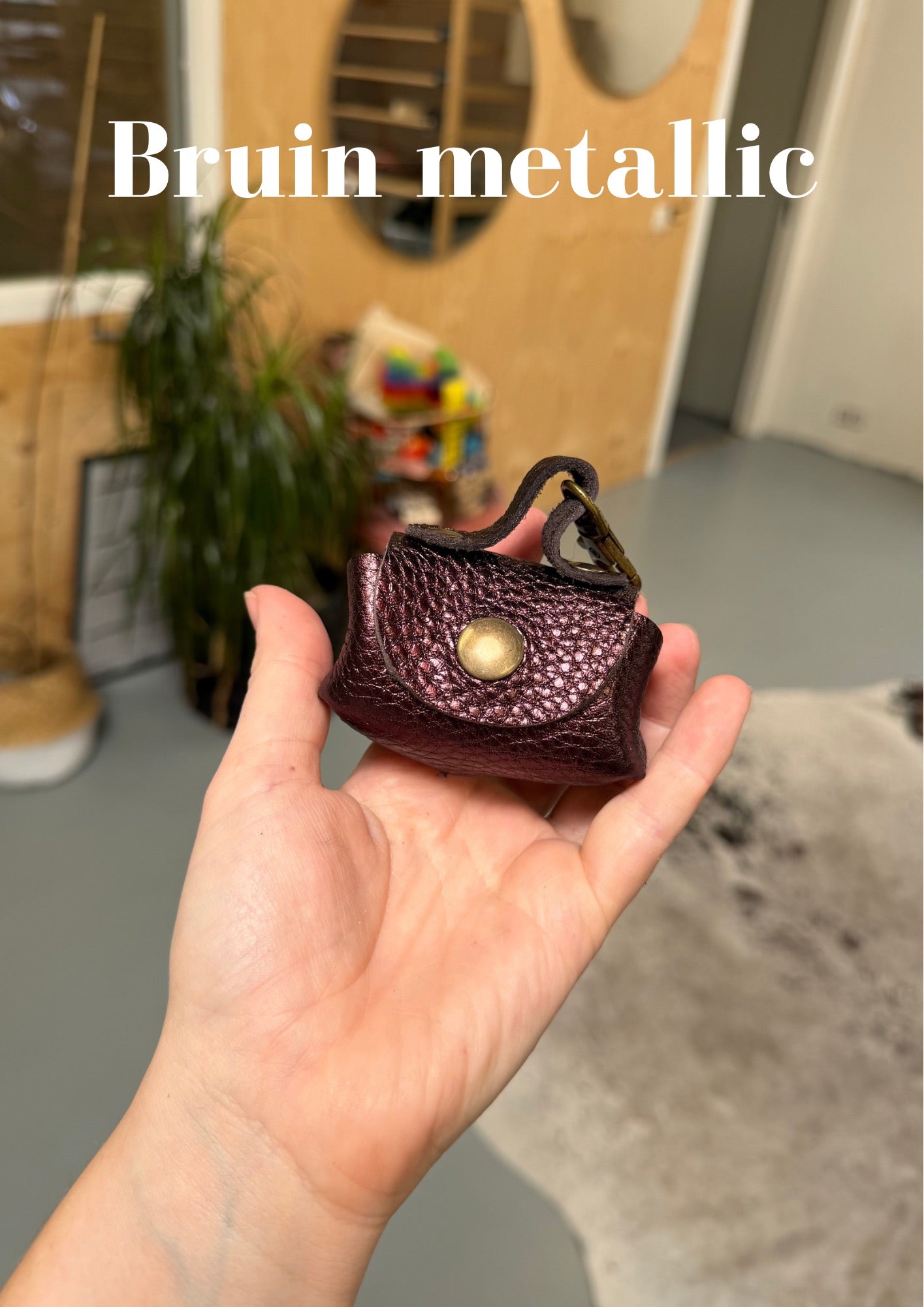 Poeptasje handgemaakt meola leather dogs zakje om poepzakjes in te doen te klikken aan hondenriem bruin metallic