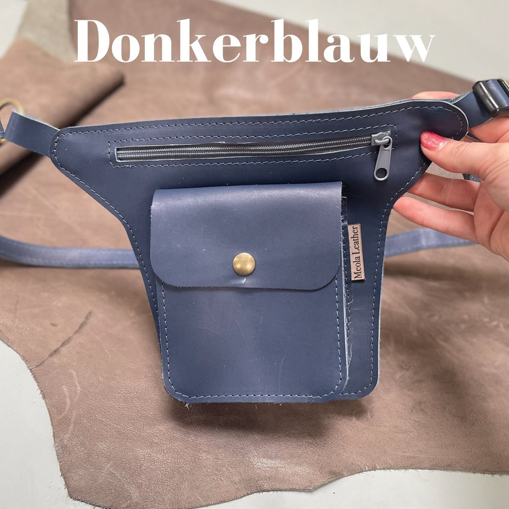 
                      
                        doggybag-uitlaattas-hond-crossbody-snacktas-donker blauw effen
                      
                    