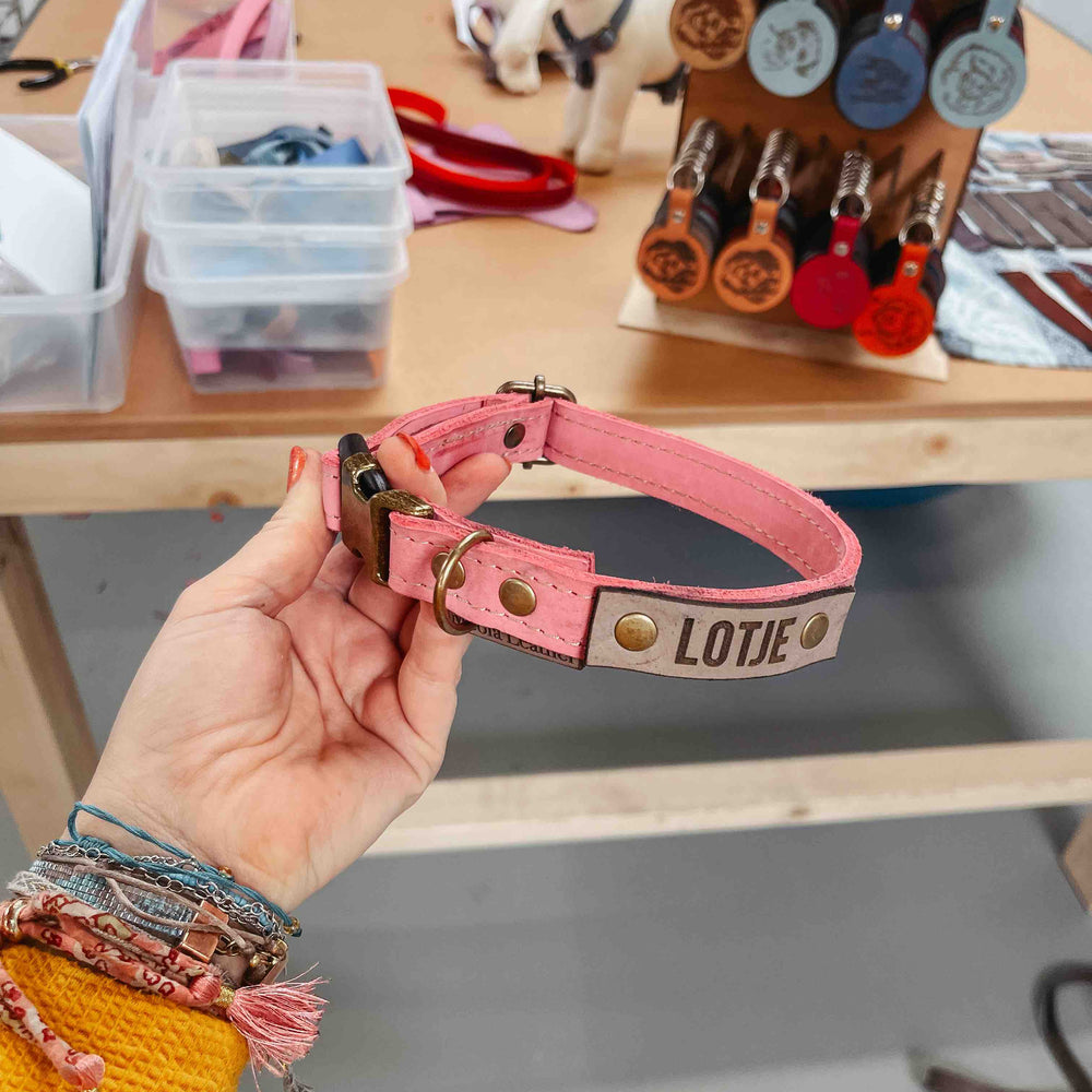 halsband leer op maat gepersonaliseerd op maat roze lotje