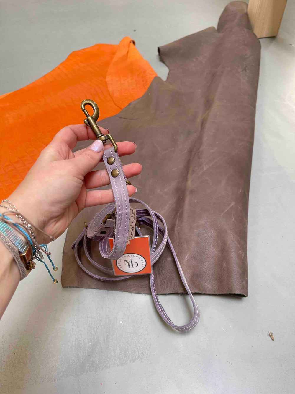 leren-lijn-hondenlijn-verstelbare-meola-leather-dogs-limited-smal-paars