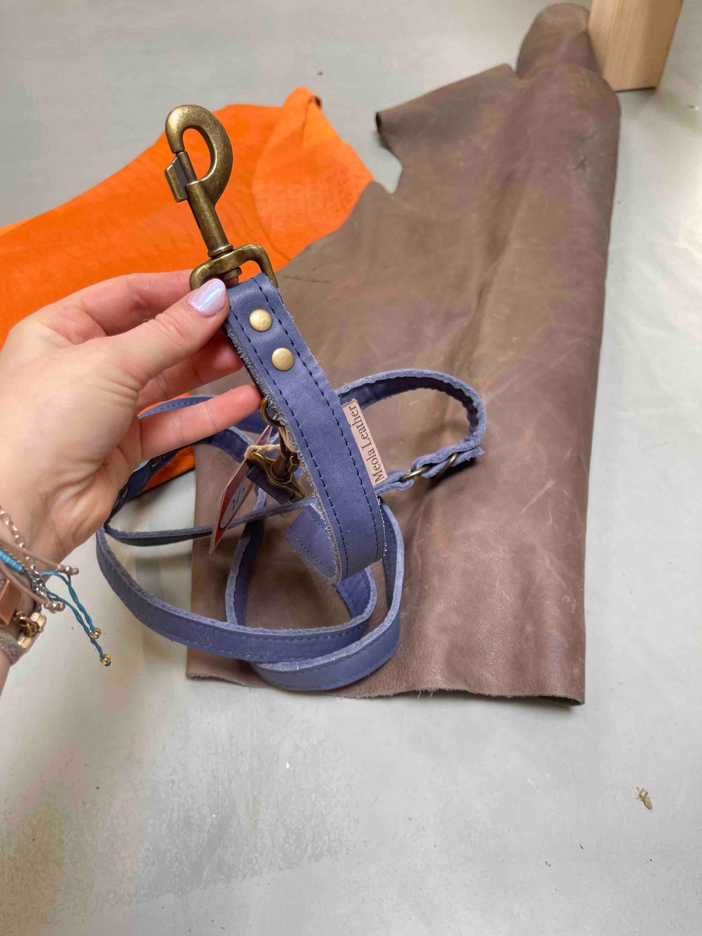 leren handgemaakte riem hondenlijn blauw 25mm breed verstelbaar