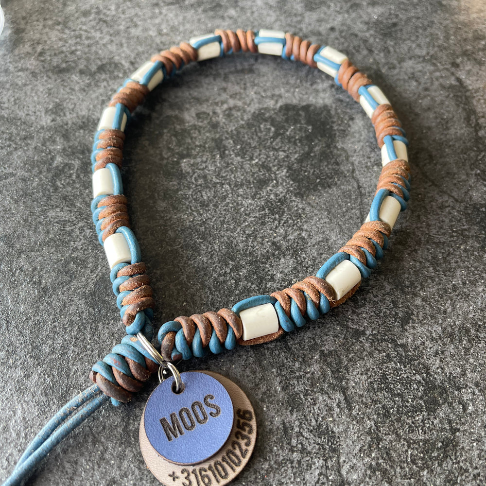 
                      
                        leren tekenketting hond met naam en telefoonnummer gepersonaliseerd
                      
                    