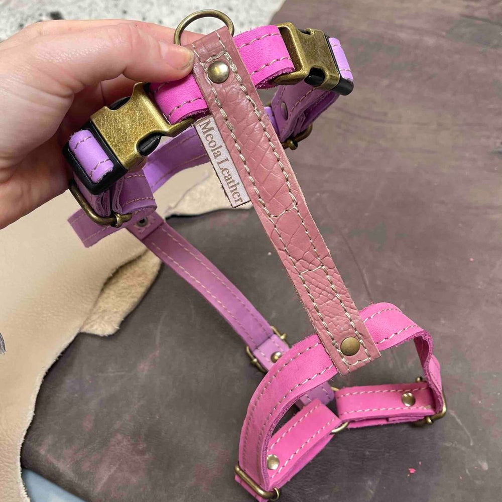 
                      
                        roze_14 limited_hondentuig_harnas_hond_y_tuig_goed_passend_handgemaakt_leer_meola_leather_dogs lederen hondentuig
                      
                    